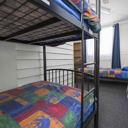 ดอลฟิน รีทรีต บันเบอรี Hostel ภายนอก รูปภาพ