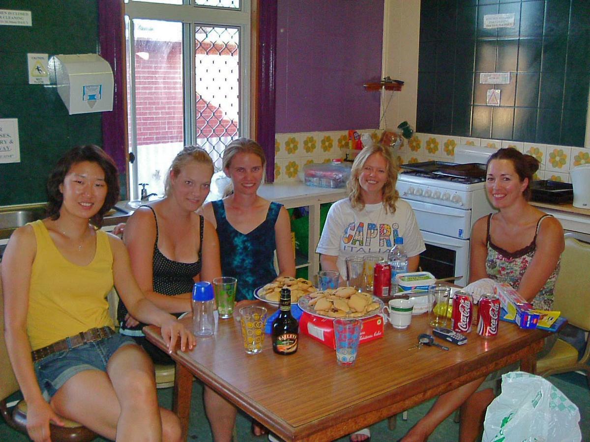 ดอลฟิน รีทรีต บันเบอรี Hostel ภายนอก รูปภาพ