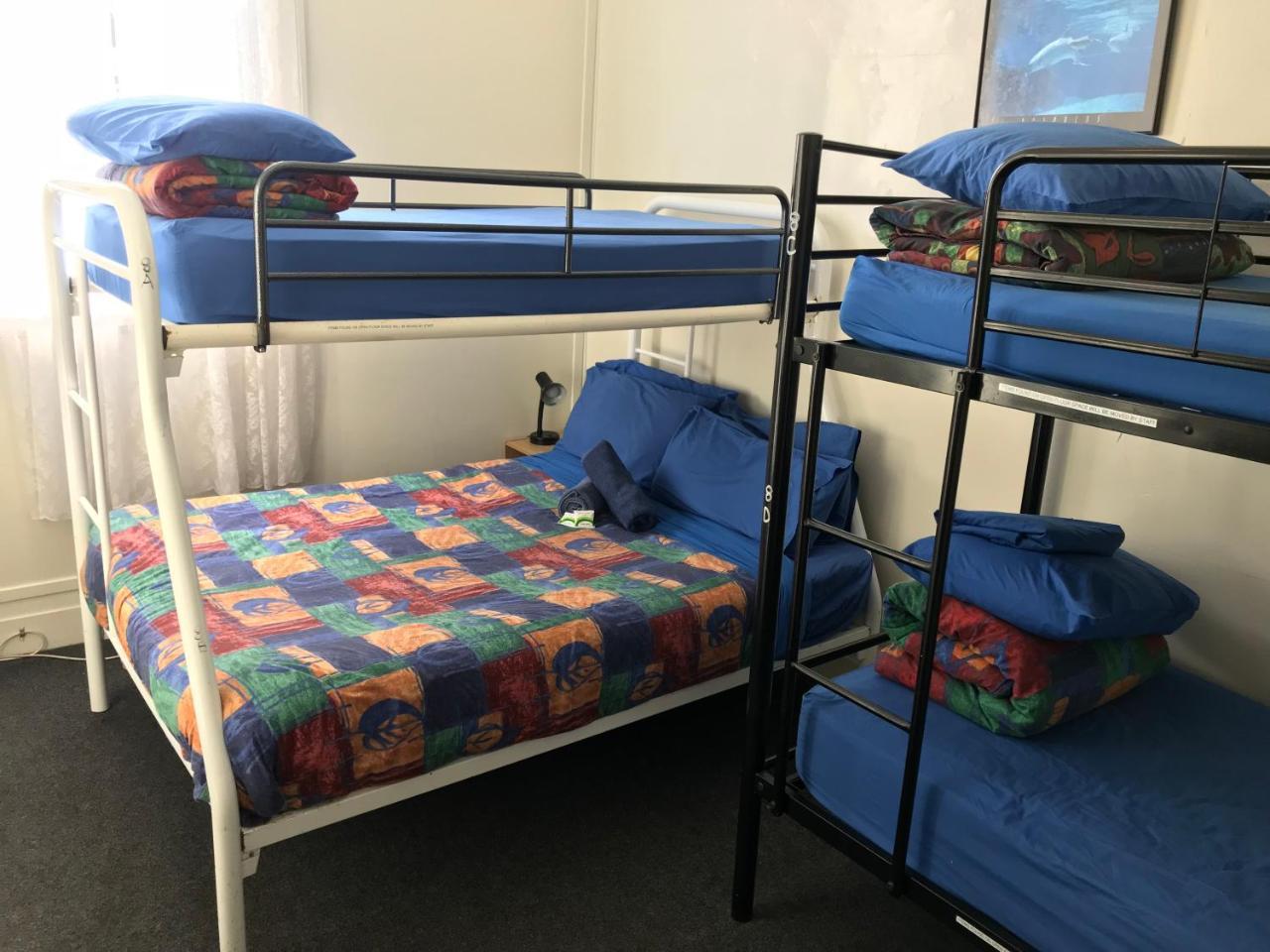 ดอลฟิน รีทรีต บันเบอรี Hostel ภายนอก รูปภาพ